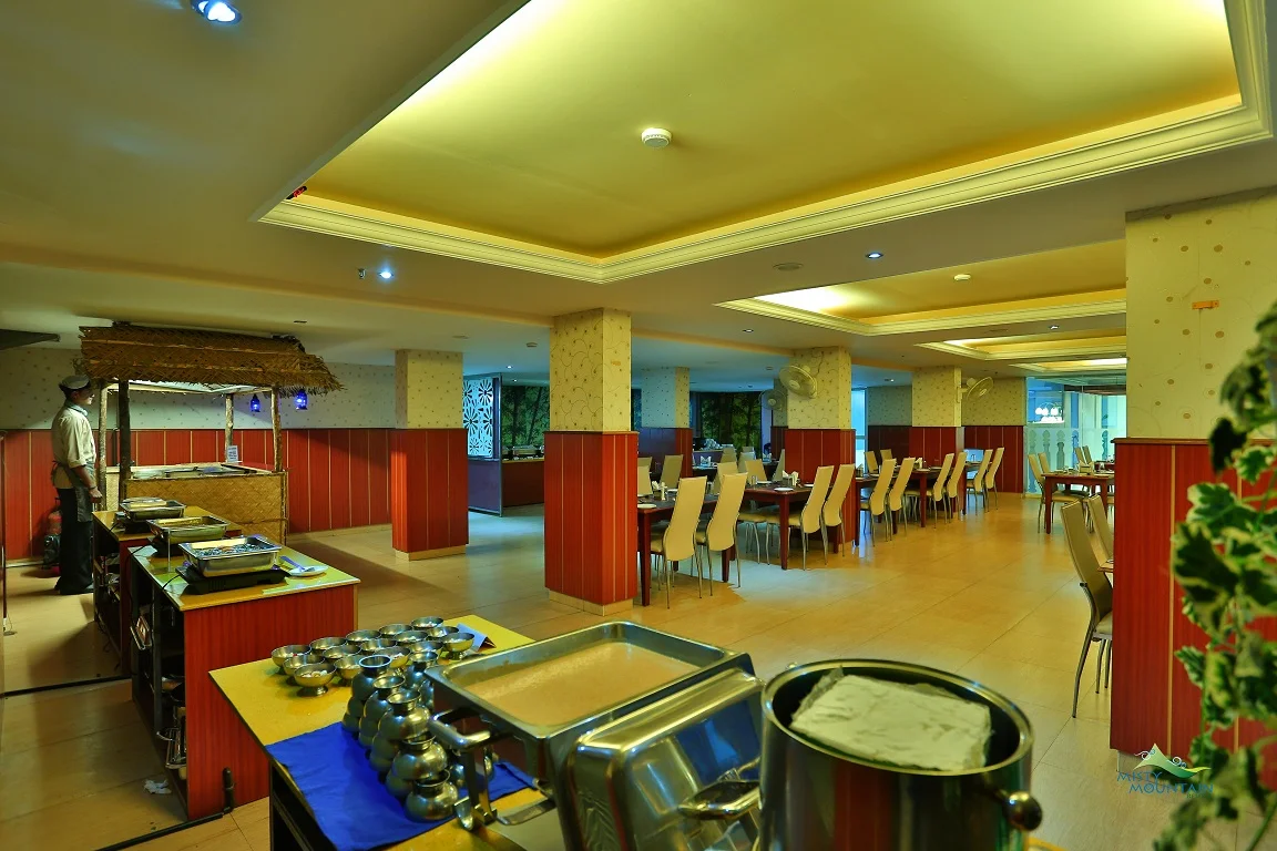 Misty Mountain restaurant dining room