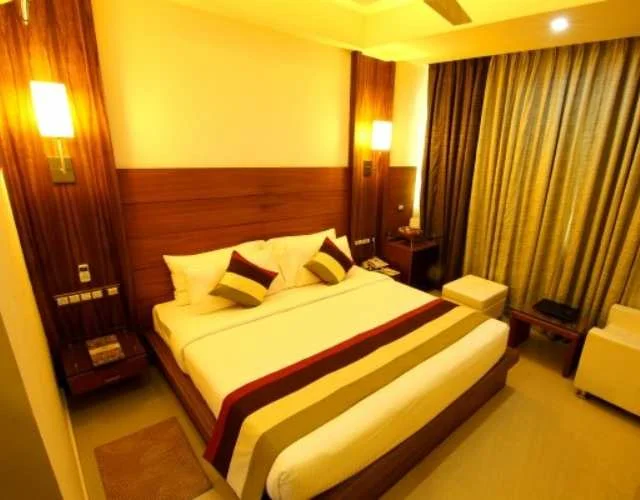 Guest room at Hotel Hillway Park