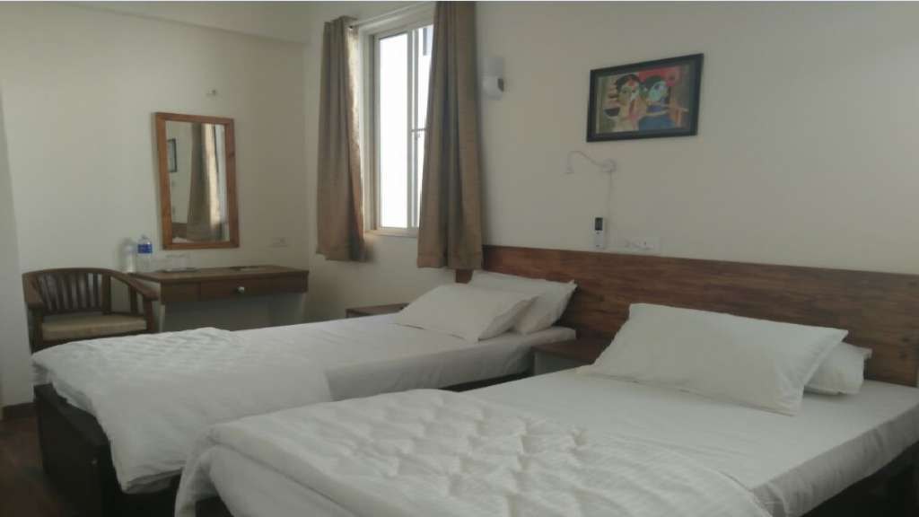 La Lune property or offering, as published by its operator; confirm present condition directly.