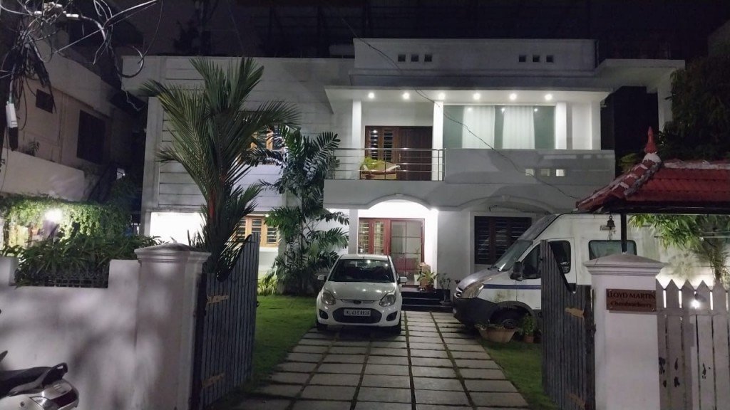LLOYDS KOCHI HOMSTAY property or offering in its Kerala Tourism listing; confirm present condition and the exact room directly.