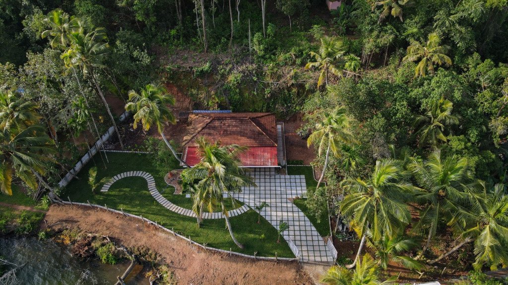 Image submitted for Anoops Lake view cottage - Munroe on its Kerala Tourism provider page; confirm current appearance and the exact room directly.