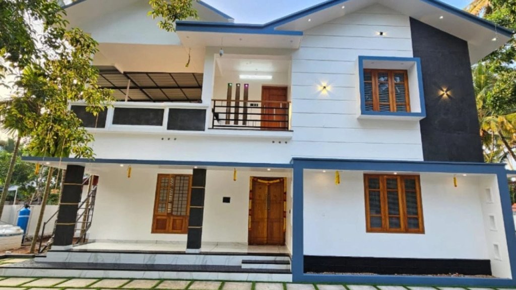 Image submitted for Lotus Munroe on its Kerala Tourism provider page; confirm current appearance and the exact room directly.