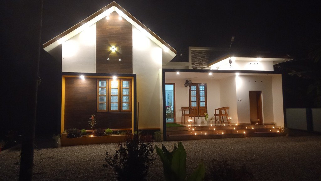 Image submitted for Thusharam mundro Homestay on its Kerala Tourism provider page; confirm current appearance and the exact room directly.
