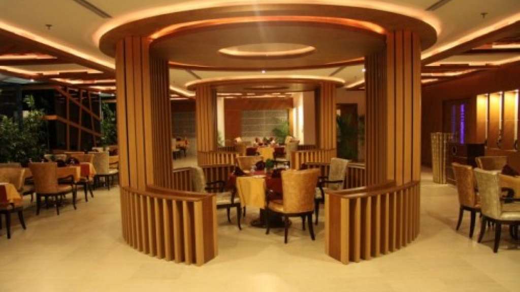 Dining room shown in Windsor Rajadhani’s owner-submitted Tourism profile; photograph date not established. Confirm current facilities with the hotel.