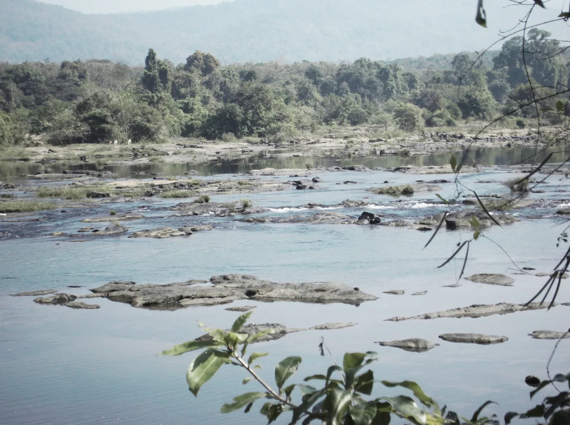 Boulders and rapids in the Periyar at Paniyeli Poru, Ernakulam