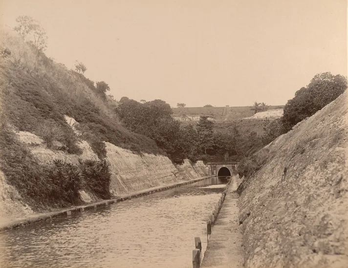Historic photograph of a canal cutting leading to a Varkala tunnel entrance