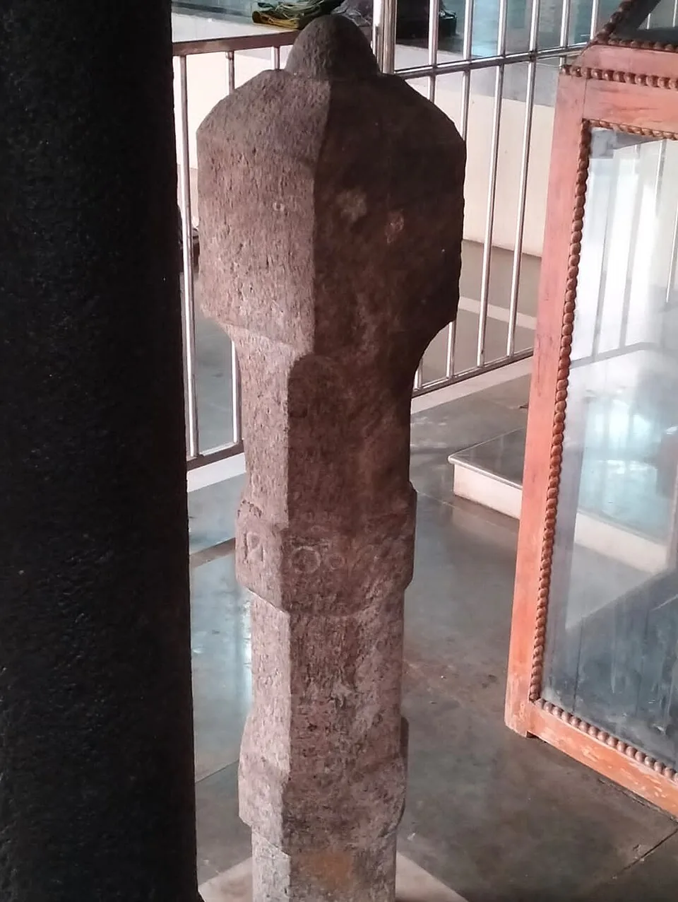 Stone lamp at the Aryamba Samadhi, Kalady